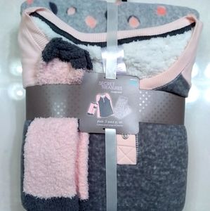 3 piece pajama set / sleep wear